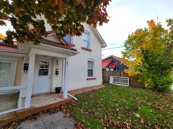 Moffat St, Triplex - Photo 2 of 13