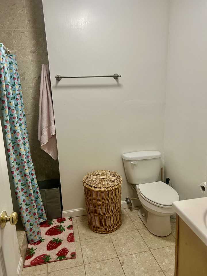 220 Hanover Street #21 - Photo 3 of 7