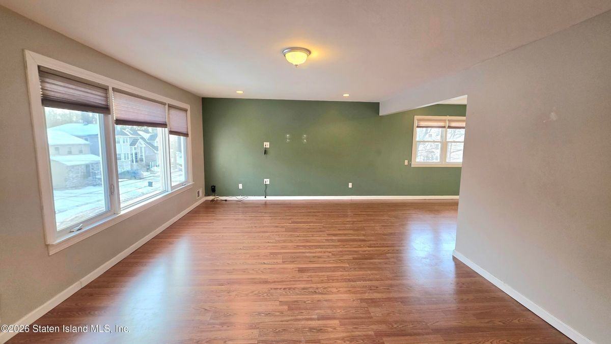 75 Gibson Ave - Photo 5 of 20