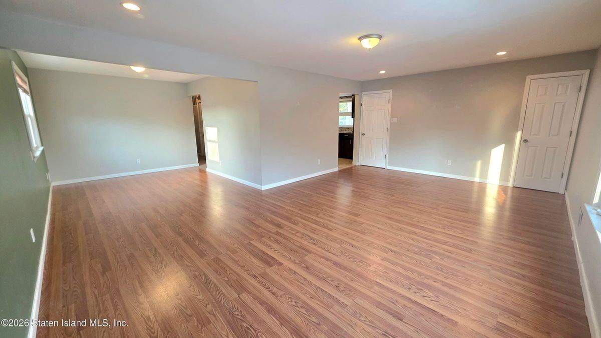 75 Gibson Ave - Photo 6 of 20