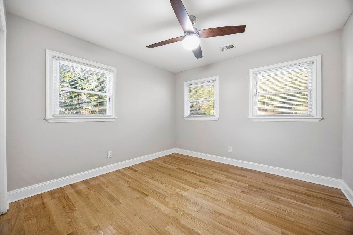 2717 S Clark Dr - Photo 7 of 15