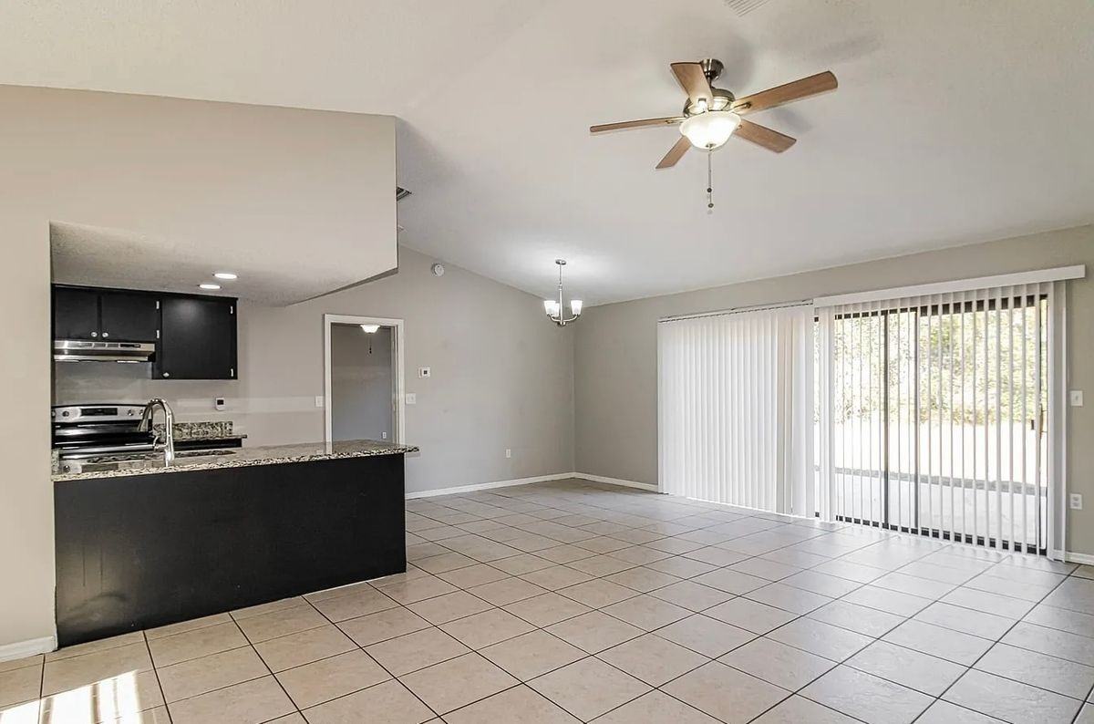 12452 Groveland St - Photo 5 of 10