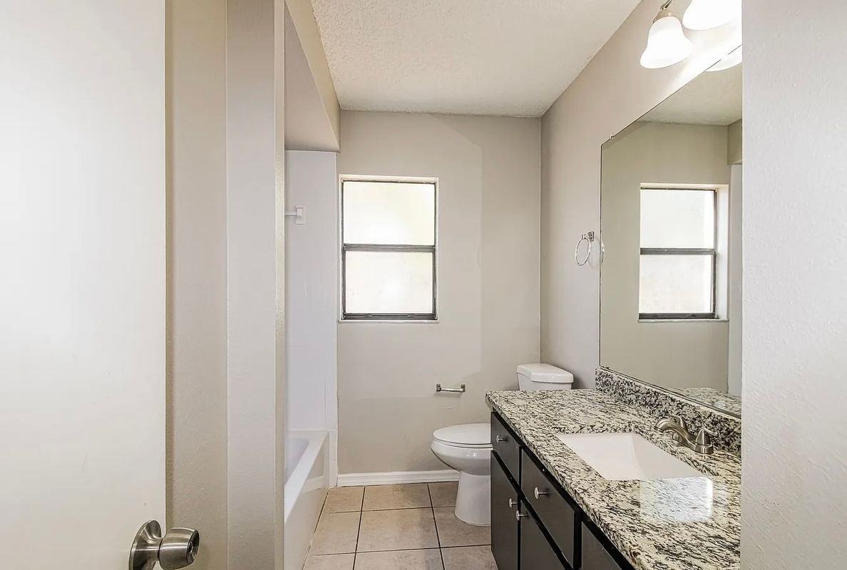 12452 Groveland St - Photo 7 of 10