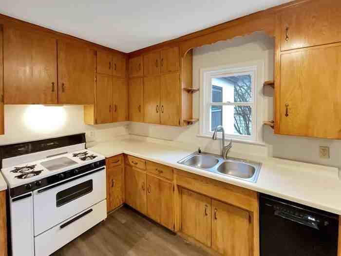 2022 English St - Photo 2 of 15