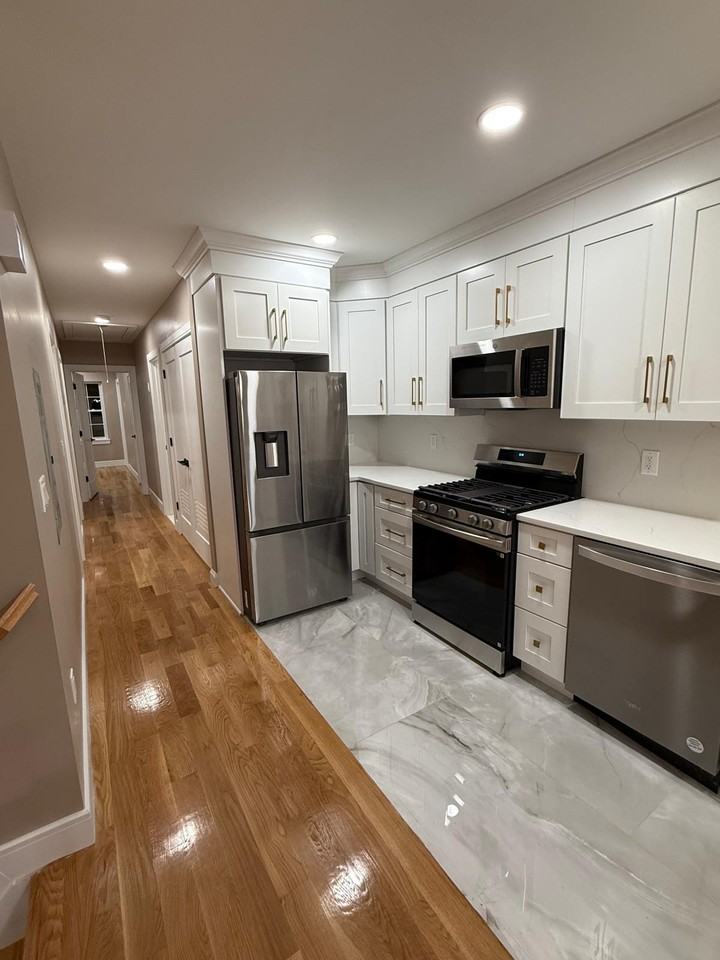 13 Brook Street #2 - Photo 5 of 19