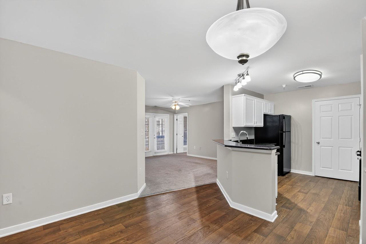 Kilburn Crossing - Photo 2 of 50