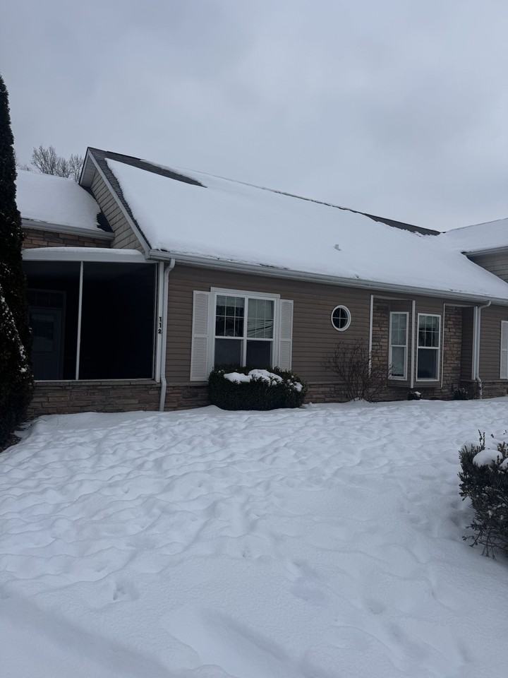 112 Court Yard Lane - Photo 5 of 13