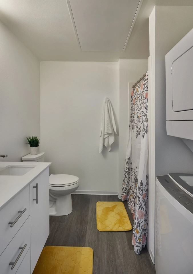 123 Bellevue Avenue East - Photo 7 of 17