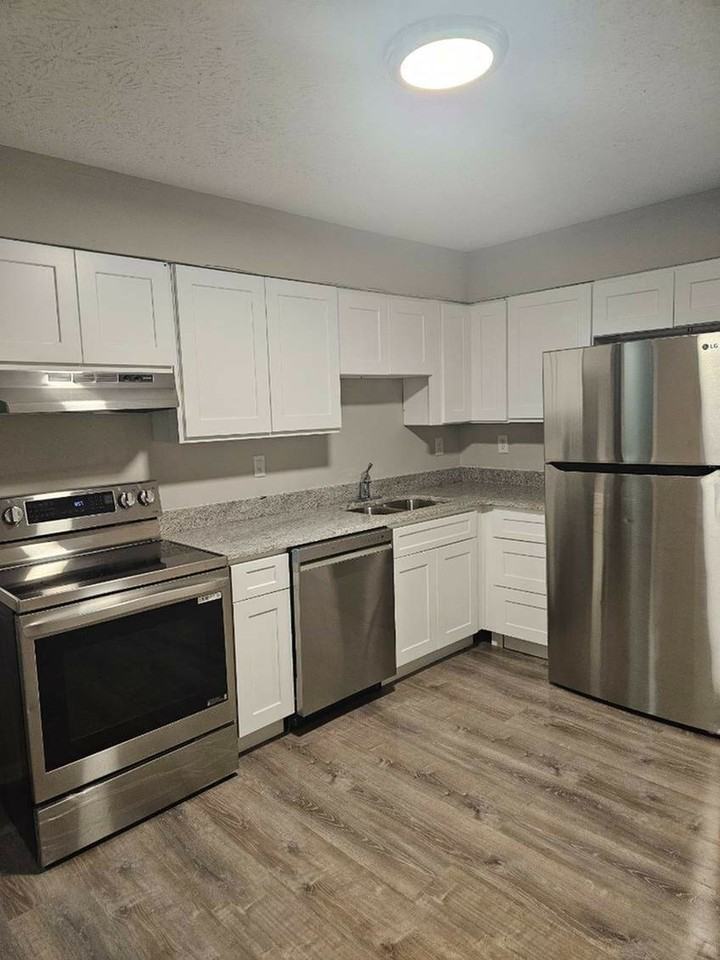 DNU Carlton Ford Apartments - Photo 6 of 15