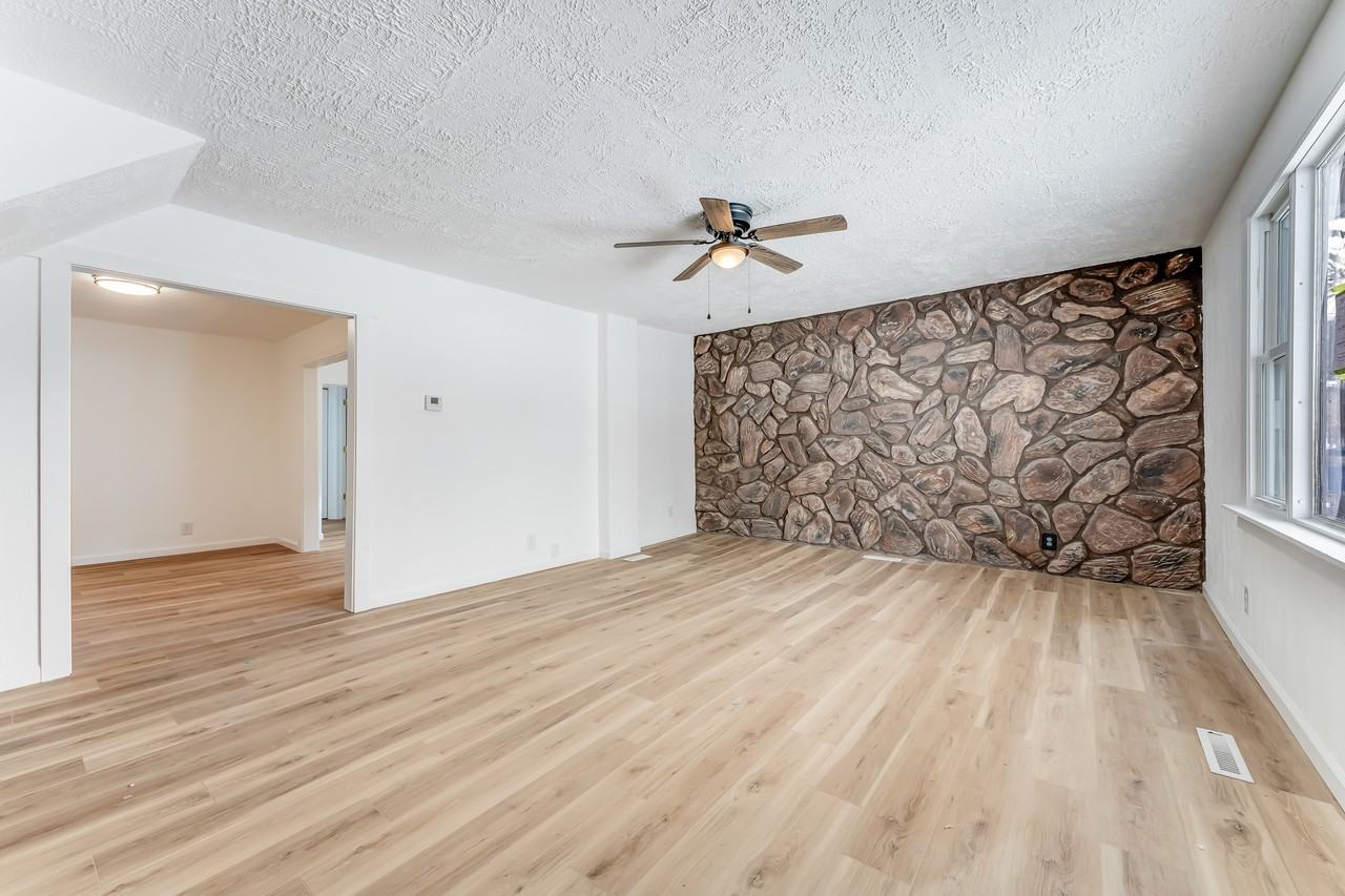 2112 Gould Ave #1 - Photo 4 of 30