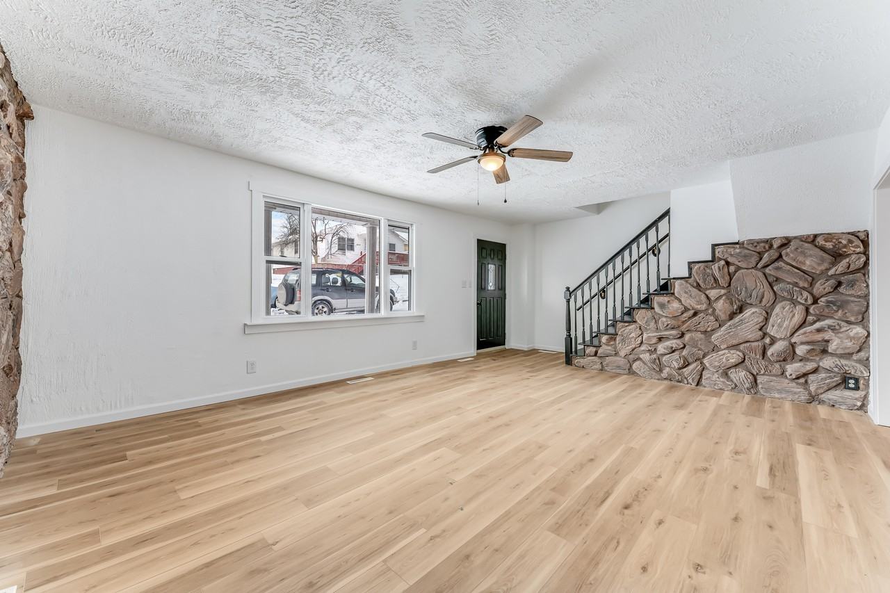 2112 Gould Ave #1 - Photo 6 of 30