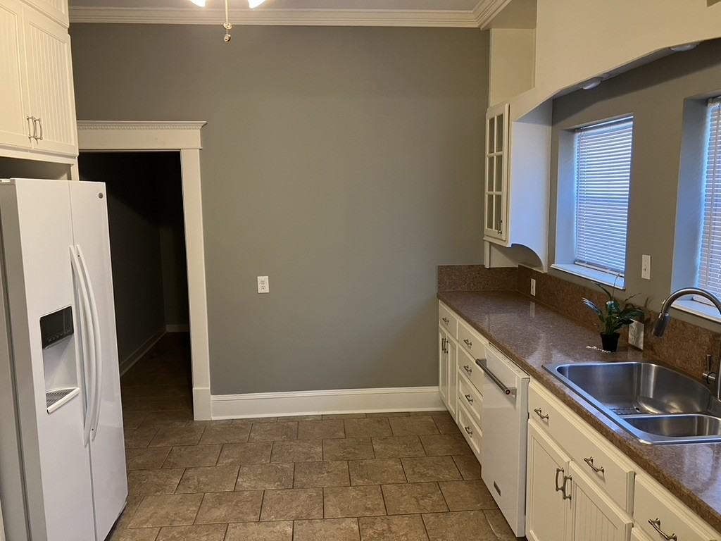 1304 S Houston Ave #A - Photo 6 of 15