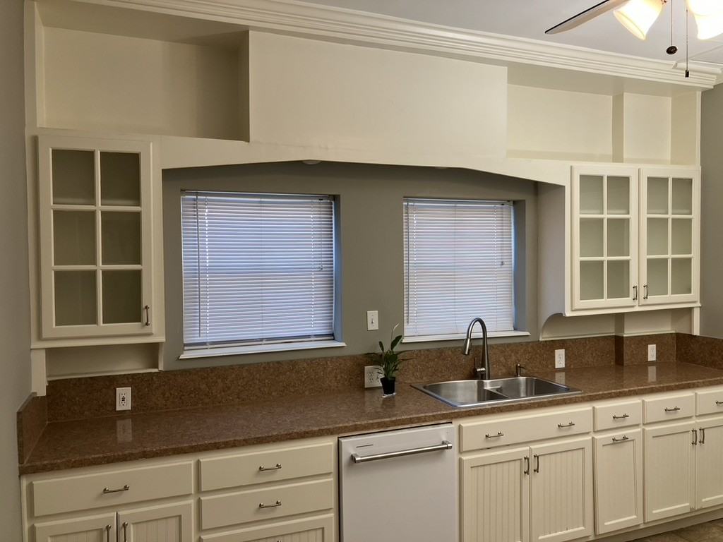 1304 S Houston Ave #A - Photo 7 of 15