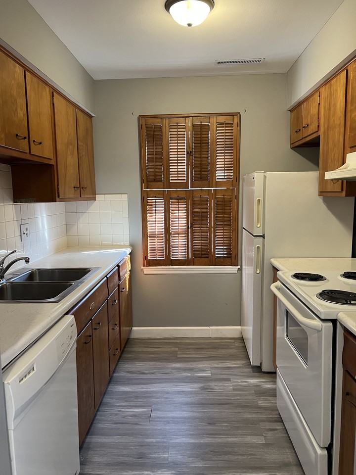 2900 E Mound St #F - Photo 2 of 10