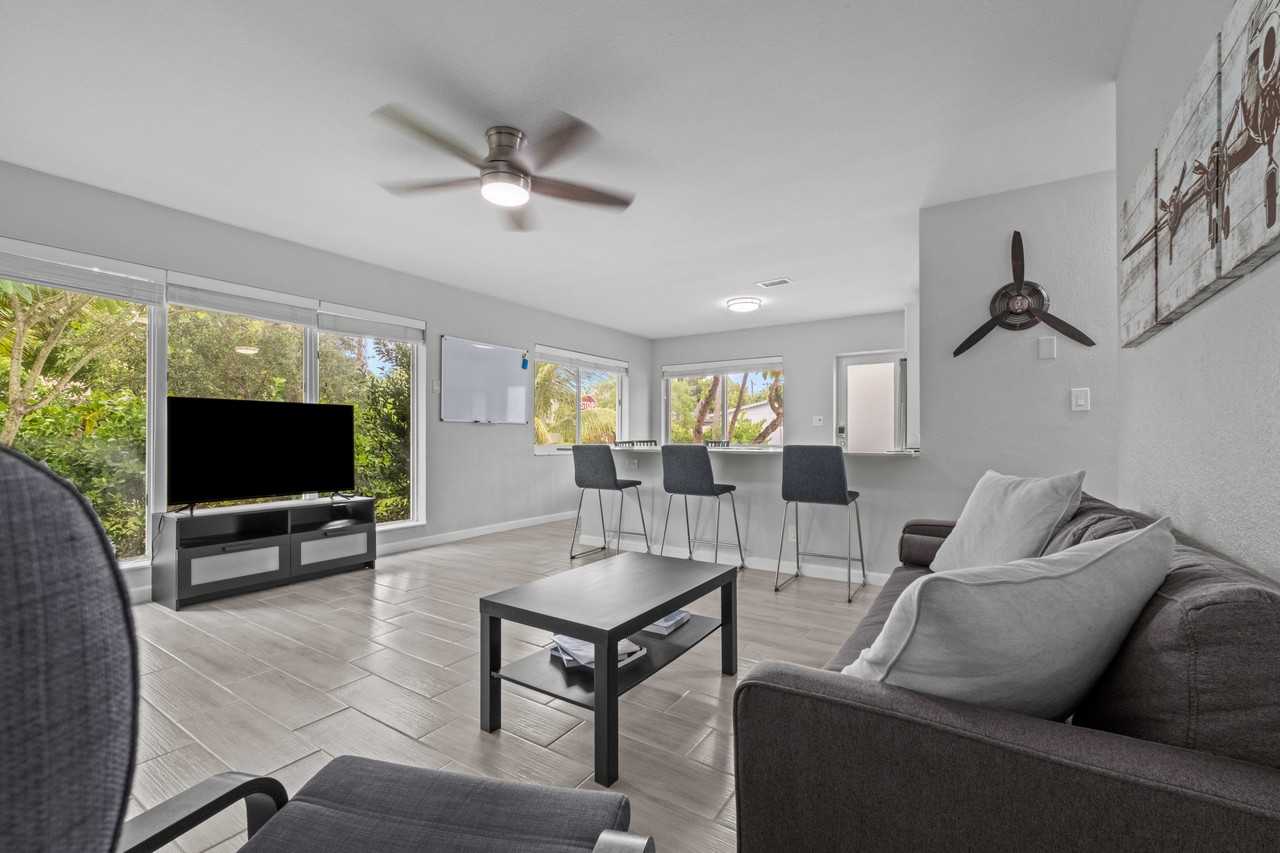 1007 Ne 9th Ct #NA - Photo 2 of 19