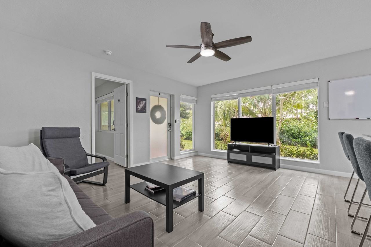 1007 Ne 9th Ct #NA - Photo 4 of 19