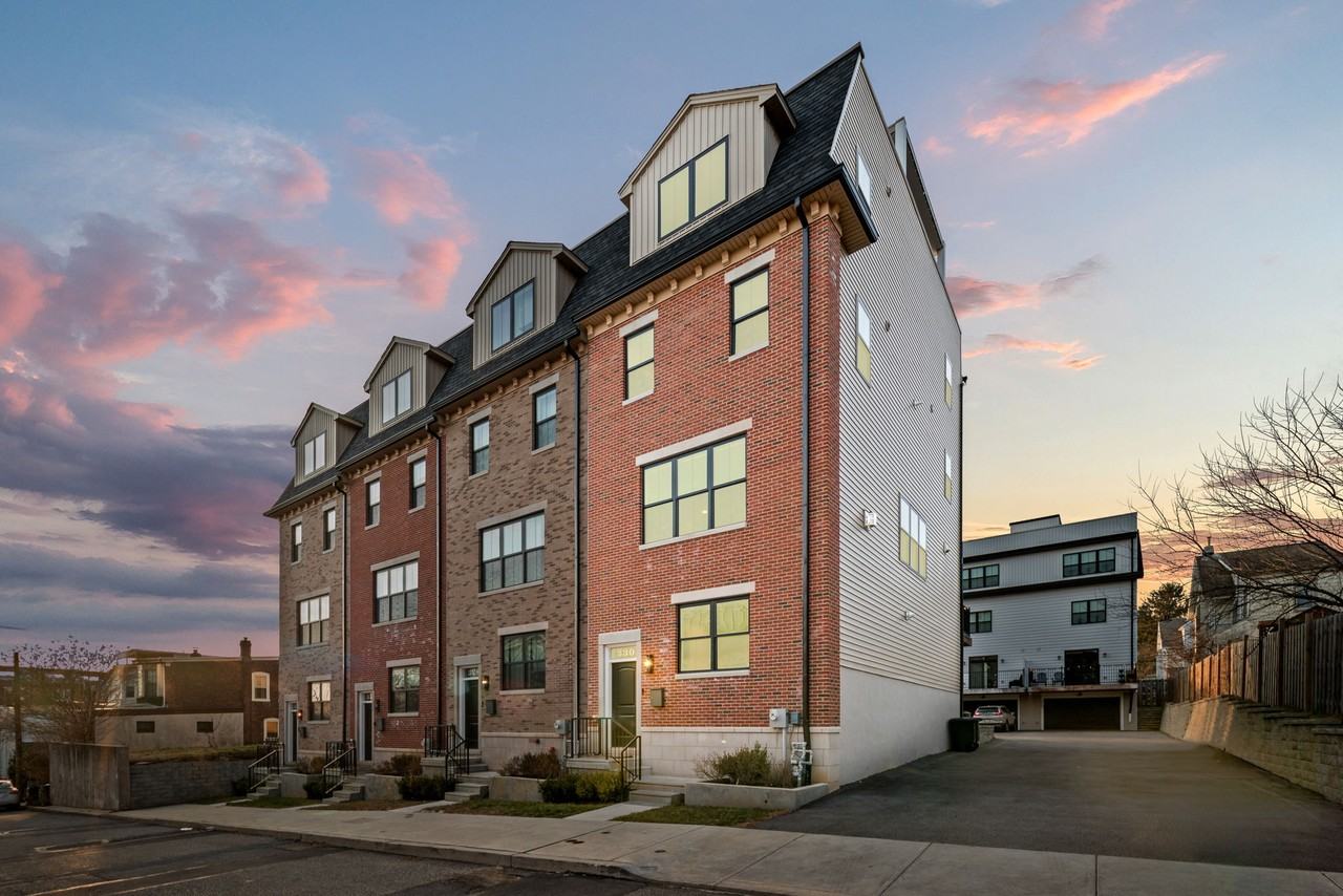 330 Wright St - Photo 2 of 20