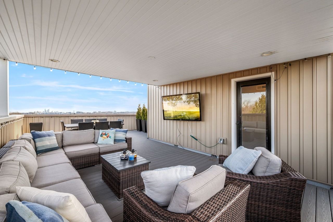 330 Wright St - Photo 4 of 20