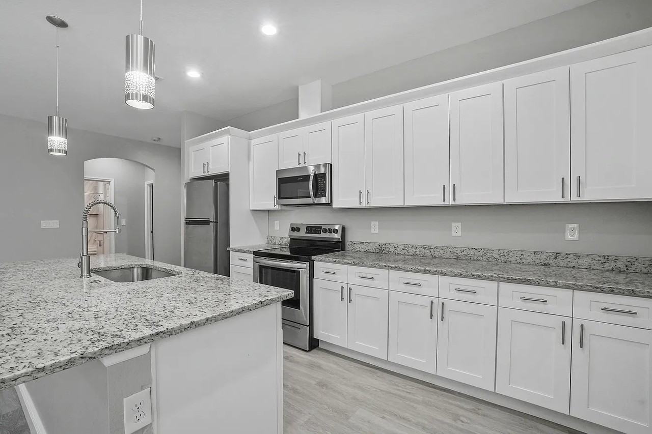 2922 W Chestnut St #NA - Photo 4 of 10