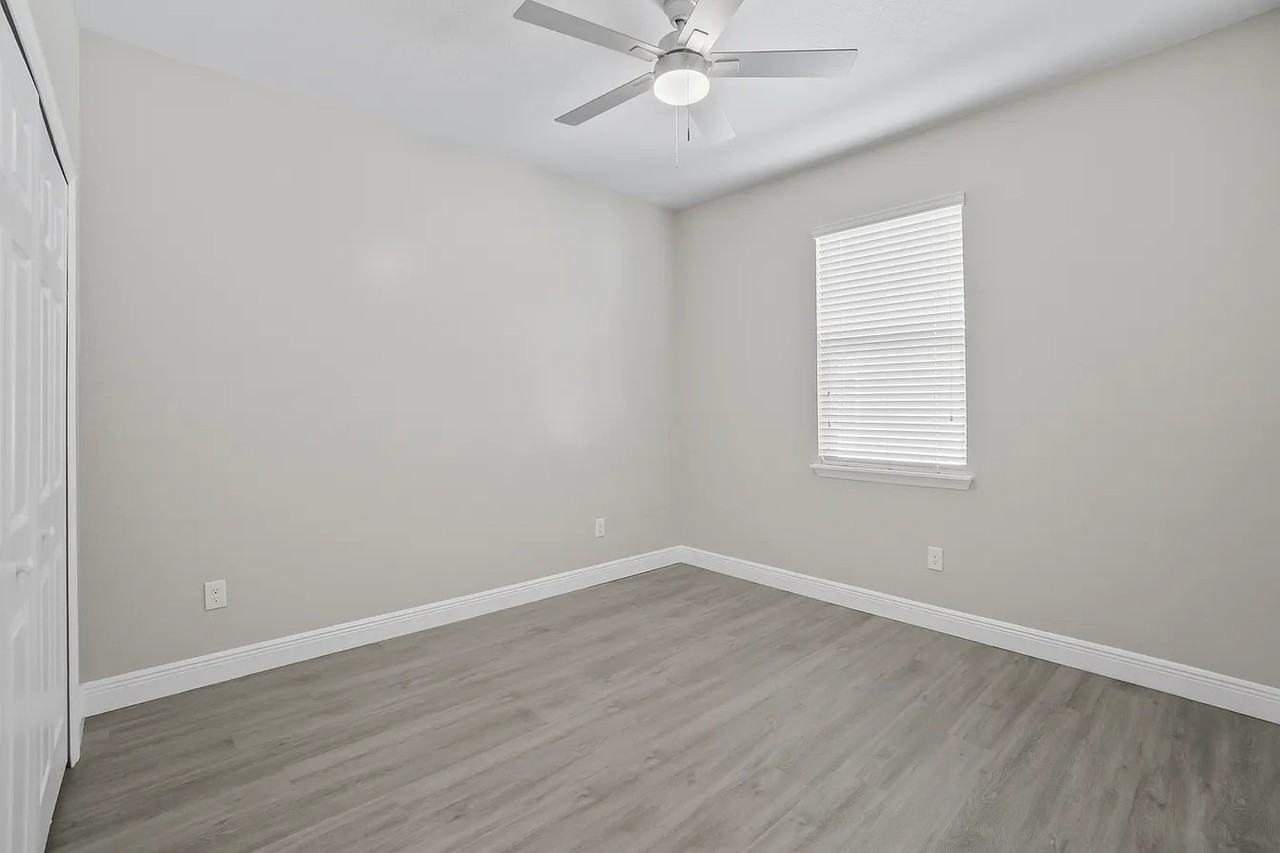 2922 W Chestnut St #NA - Photo 7 of 10