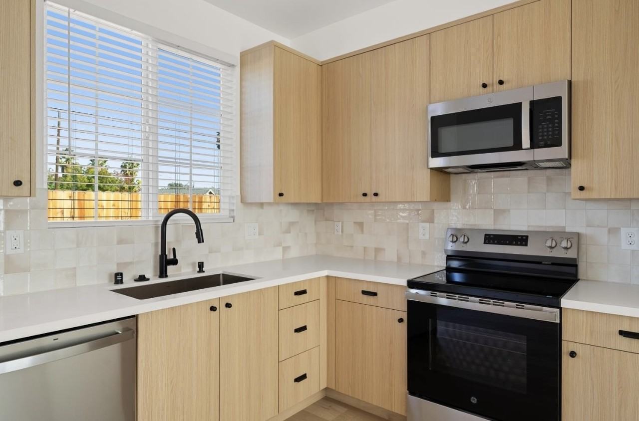 4040 Balsam St #4040 - Photo 3 of 11