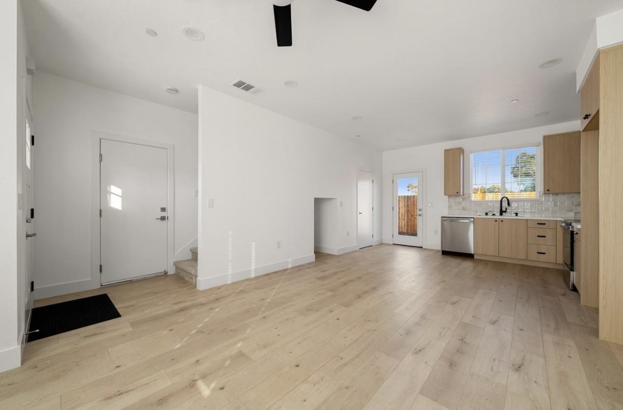 4040 Balsam St #4040 - Photo 6 of 11