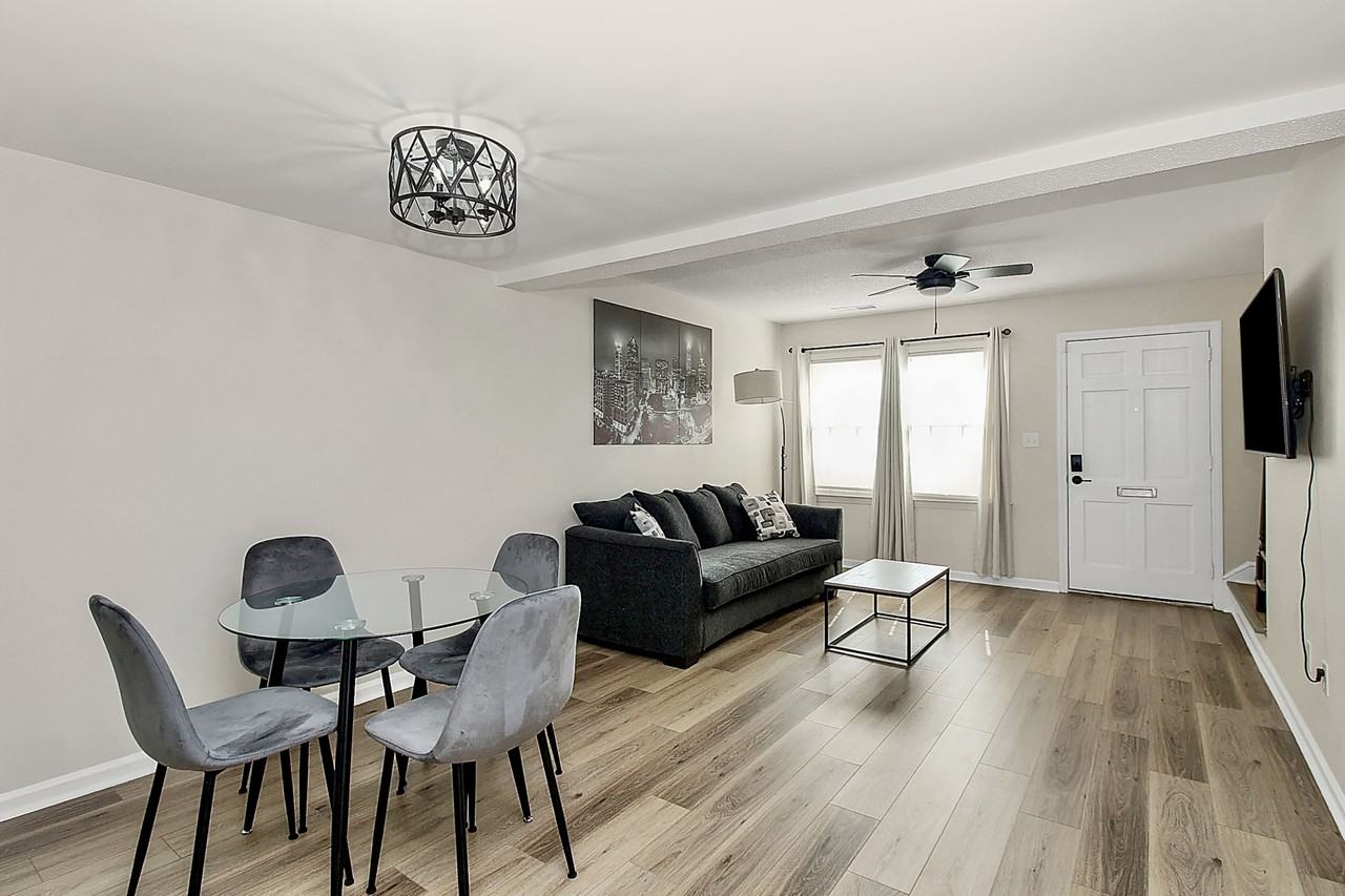 6314 Old Pineville Rd #B - Photo 5 of 17