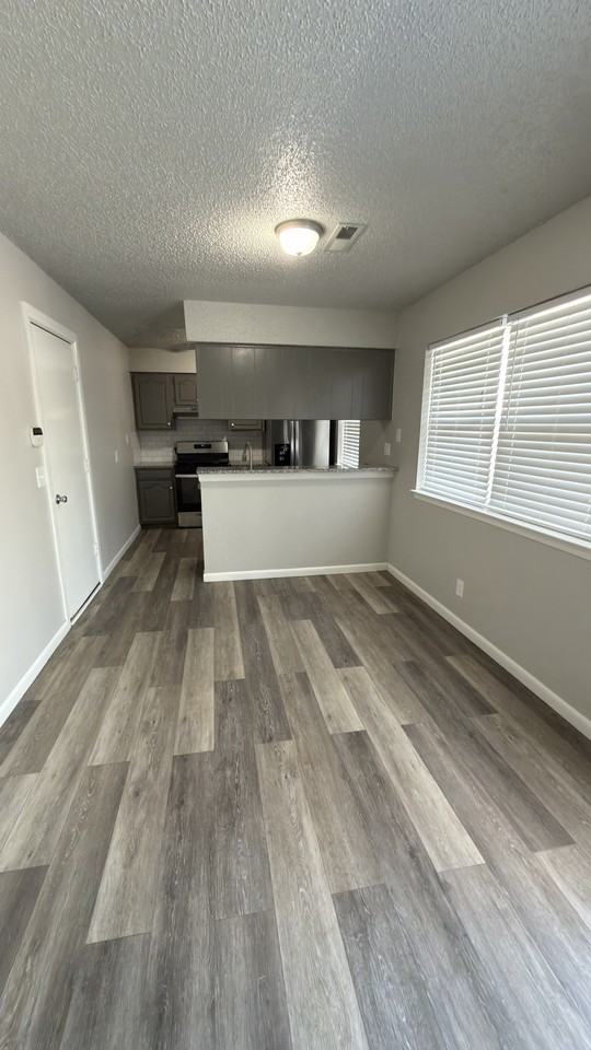 150 W Kent St #NA - Photo 3 of 11