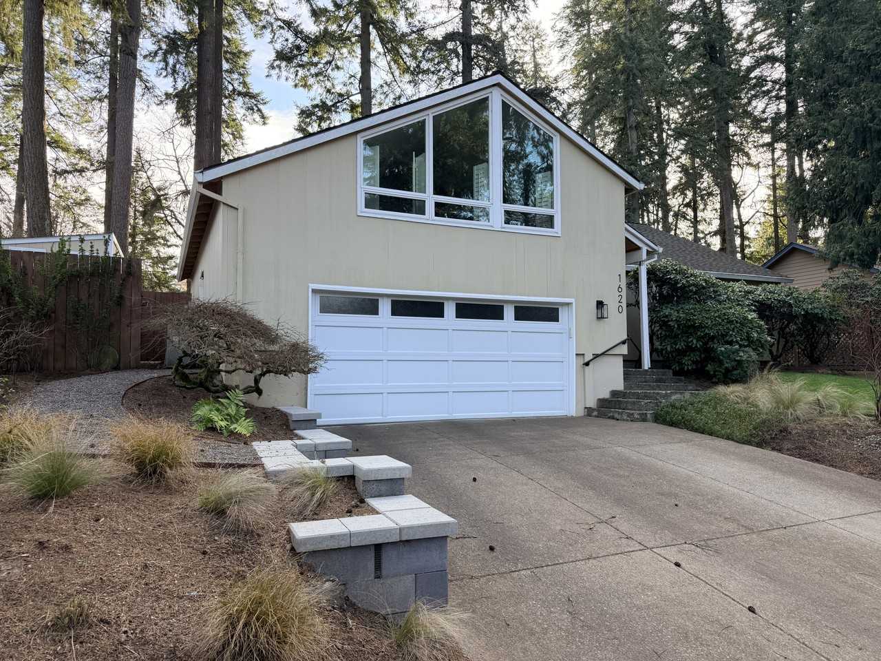 1620 Ash St #NA - Photo 2 of 31