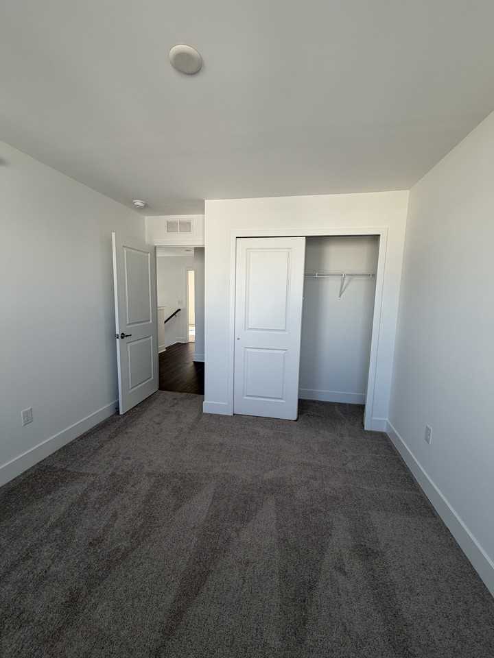 36 Primrose Ct #1 - Photo 4 of 20