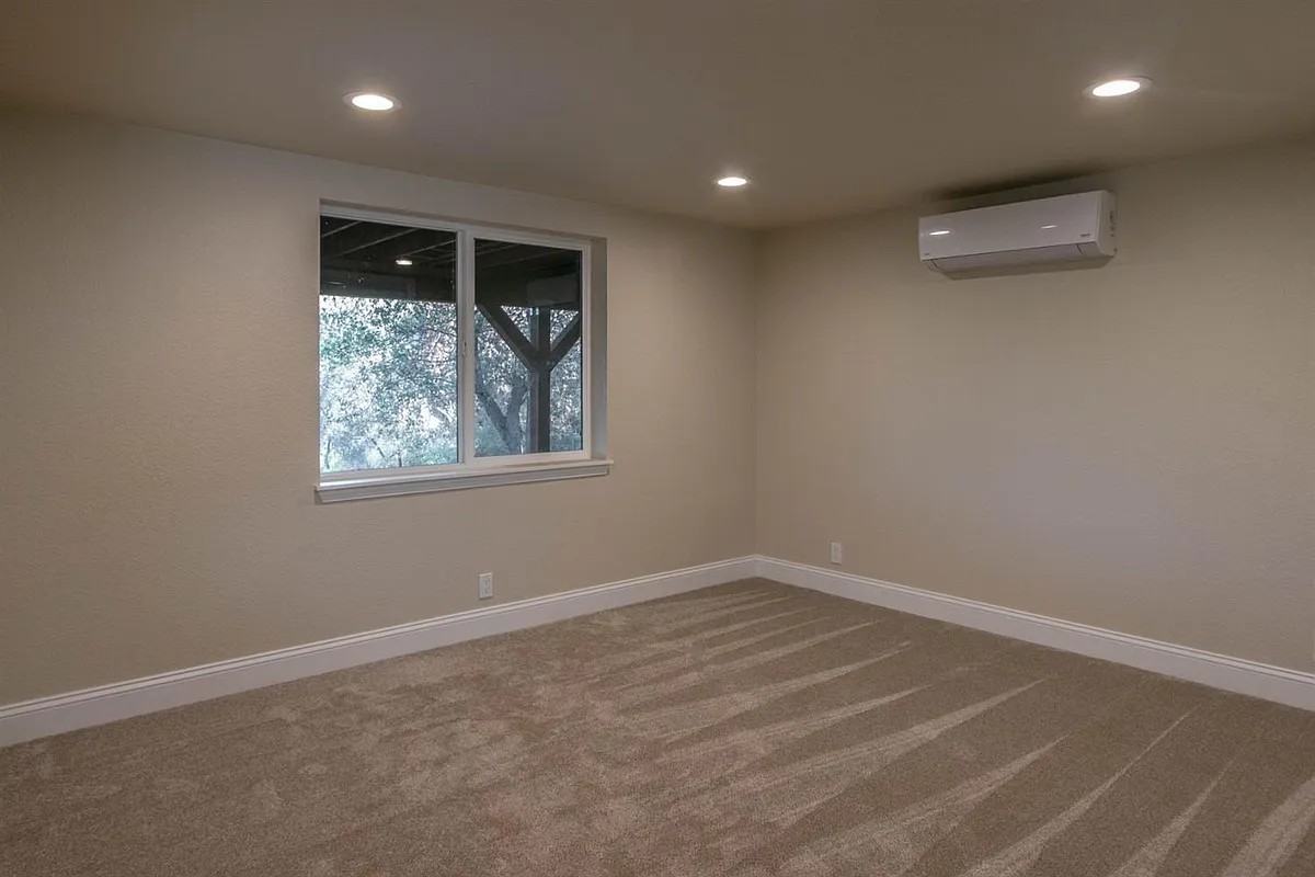 3162 Oakwood Rd - Photo 5 of 5