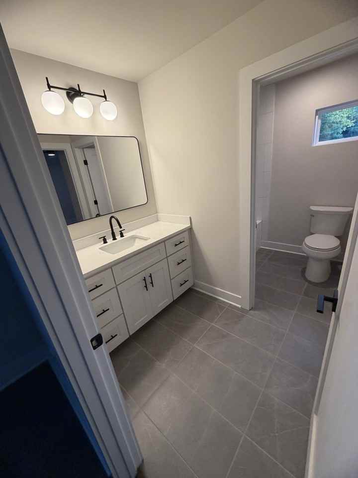 19809 N Ferry St #1 - Photo 4 of 8