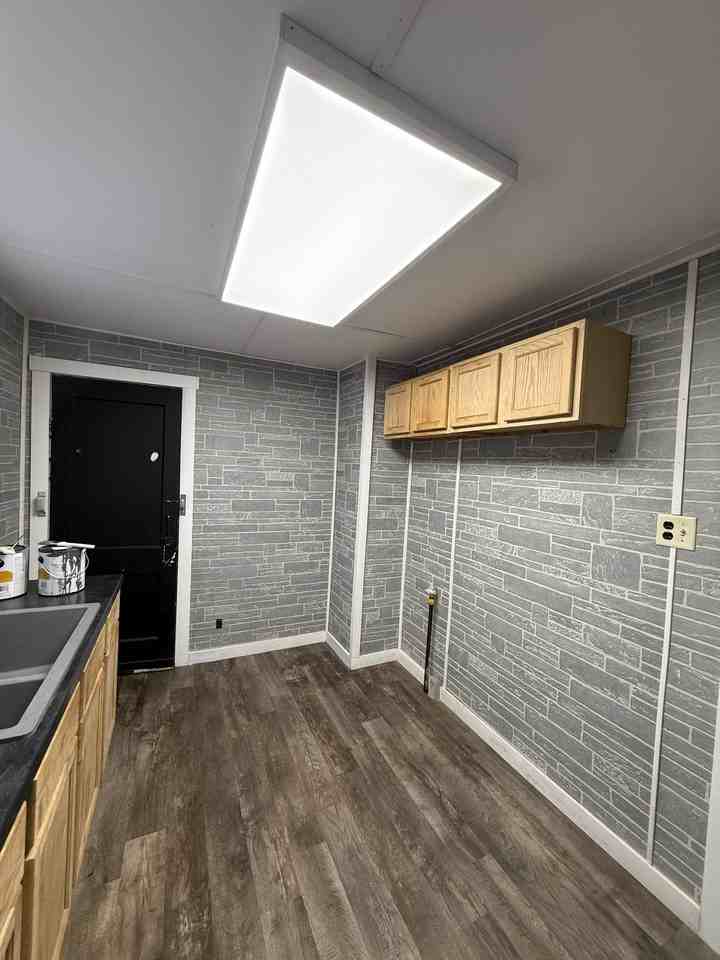 909 W Cushing St #NA - Photo 4 of 9