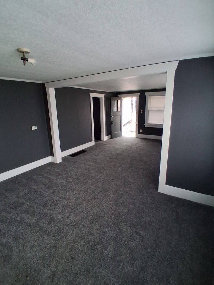 909 W Cushing St #NA - Photo 6 of 9