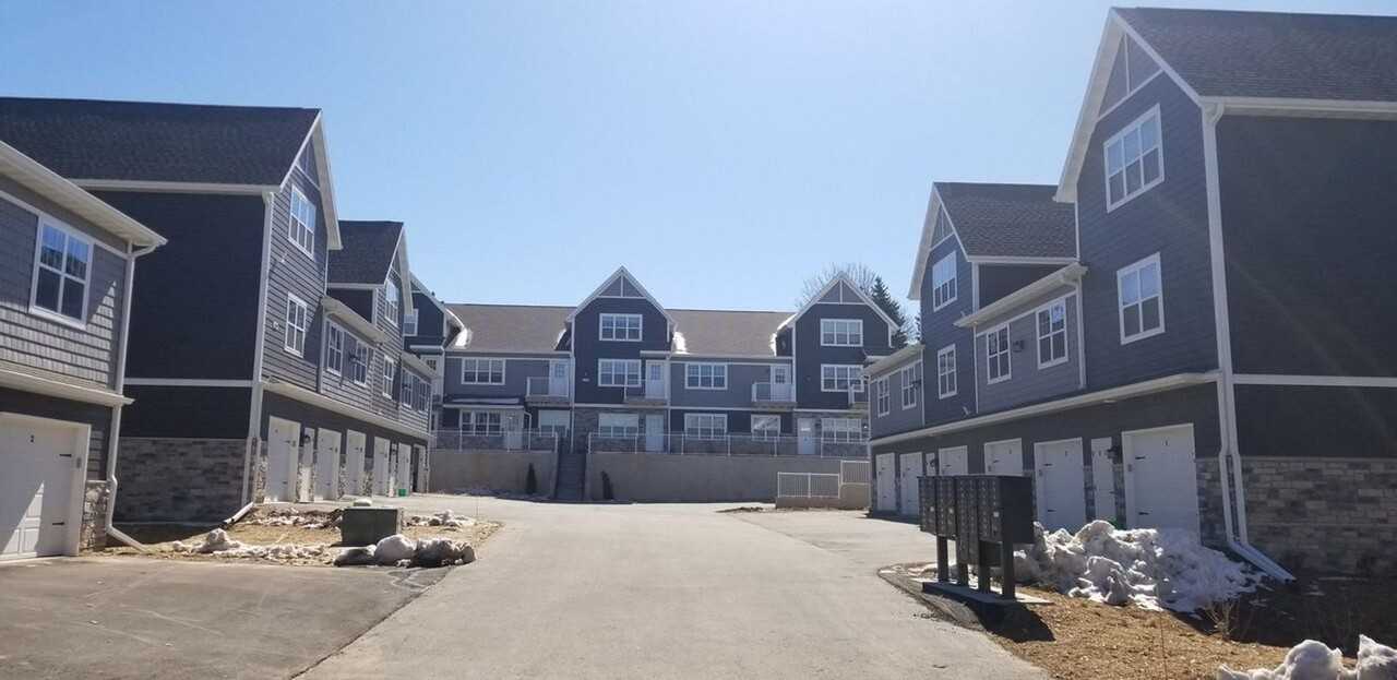 400 W. St. Joseph Street - Photo 2 of 41