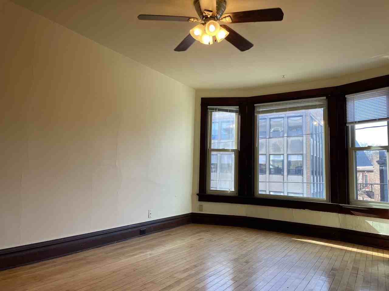 213 N Hamilton St #1N - Photo 3 of 32