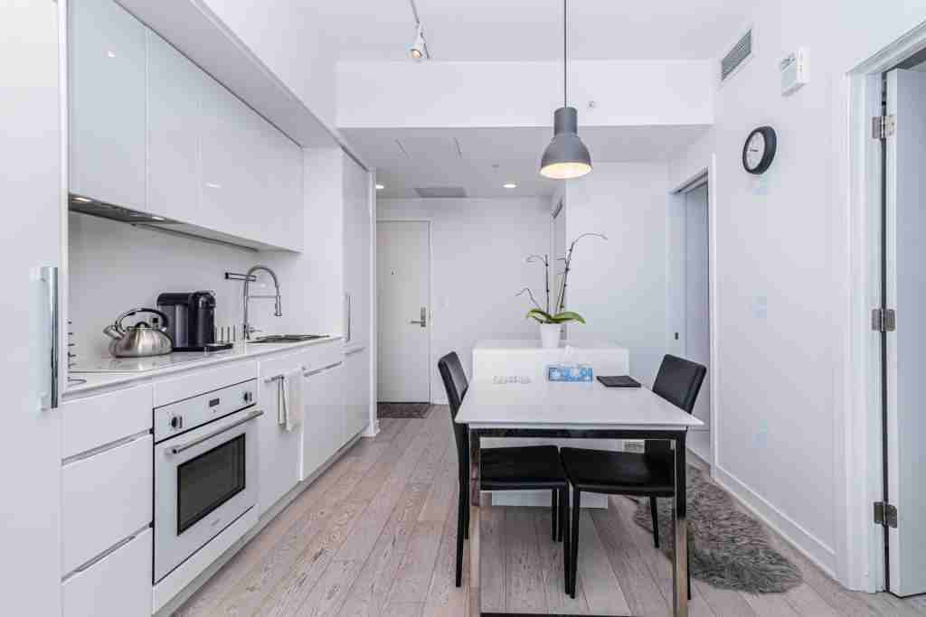 1288 Avenue des Canadiens-de-Montréal - Photo 7 of 21