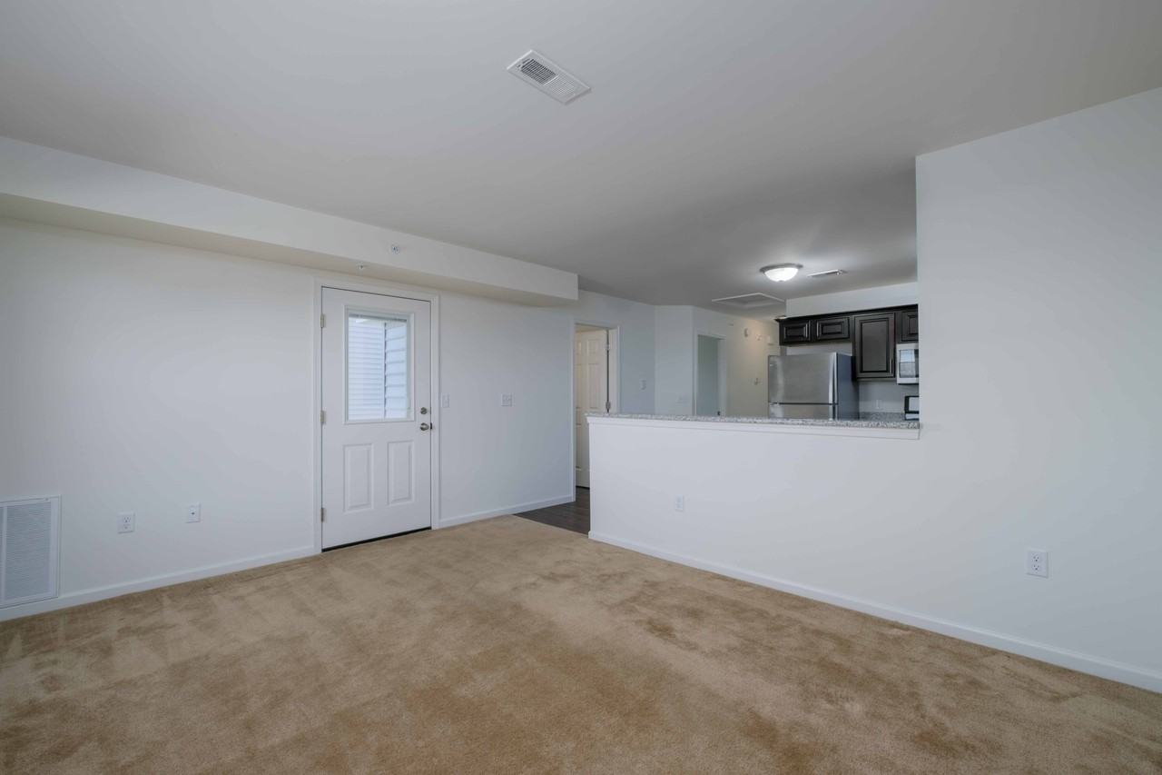 264 Oakridge Dr - Photo 3 of 12