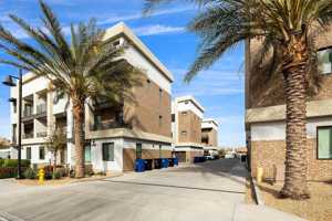 featured image of 406 W 7th St