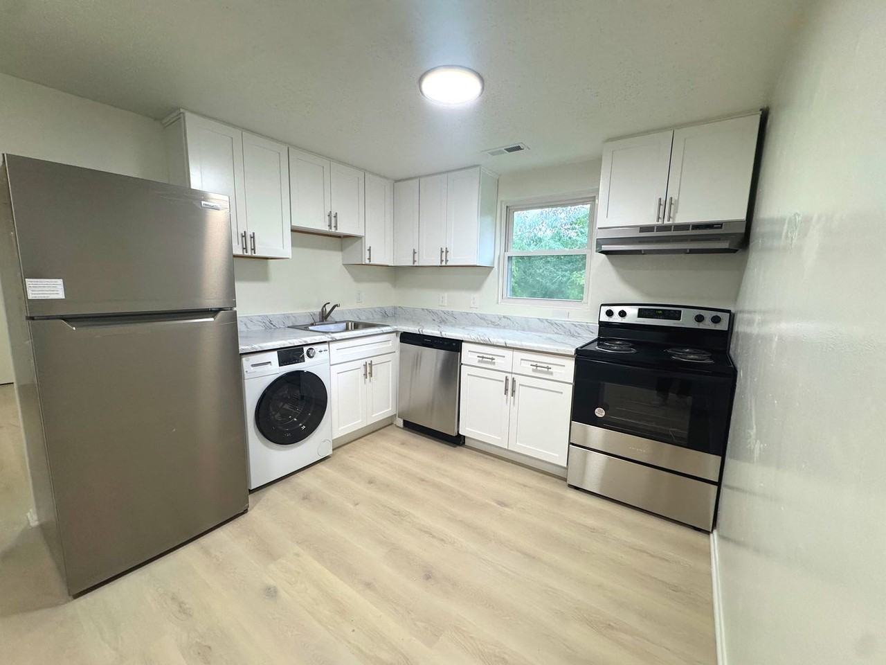 Dwell in Hilltop 2 bedroom 1 bath - Photo 3 of 14