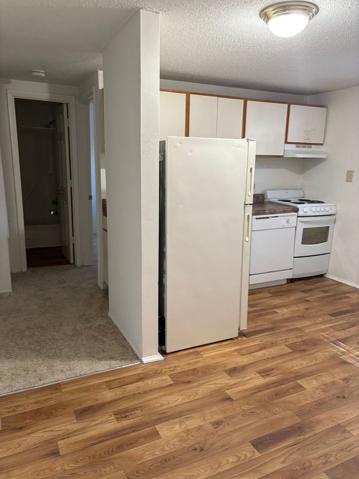 Dwell in Hilltop 2 bedroom 1 bath - Photo 7 of 14