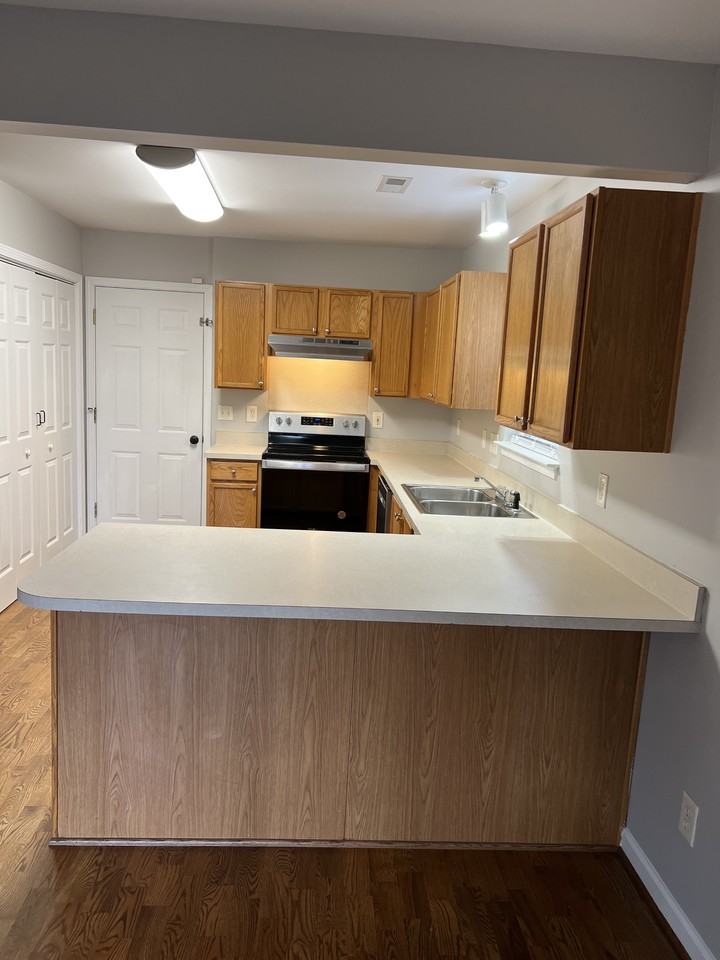 1071 Valley Forge Dr #NA - Photo 5 of 16