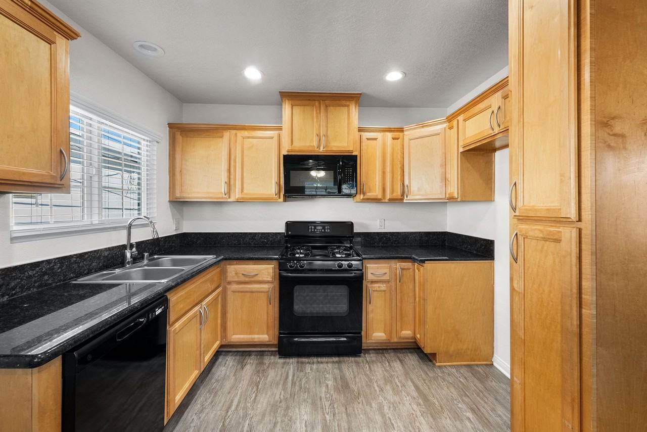 Pointe Pacific Apartment Homes - Photo 6 of 20