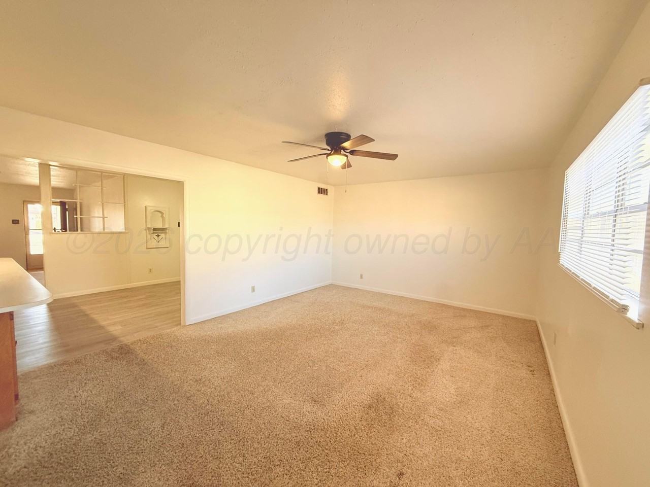 4207 Se 30th Ave - Photo 3 of 7