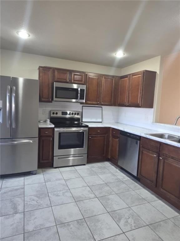 856 Nw Evans Cir - Photo 4 of 16