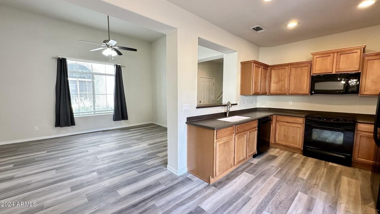 2208 W Monte Cristo Ave - Photo 7 of 23