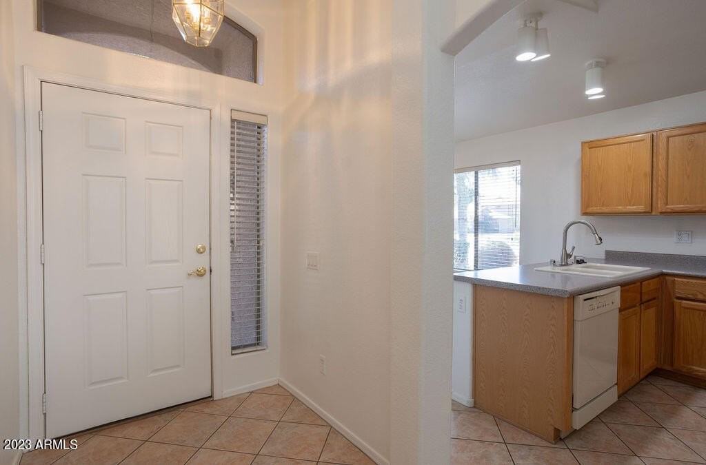 1452 W Blue Ridge Way