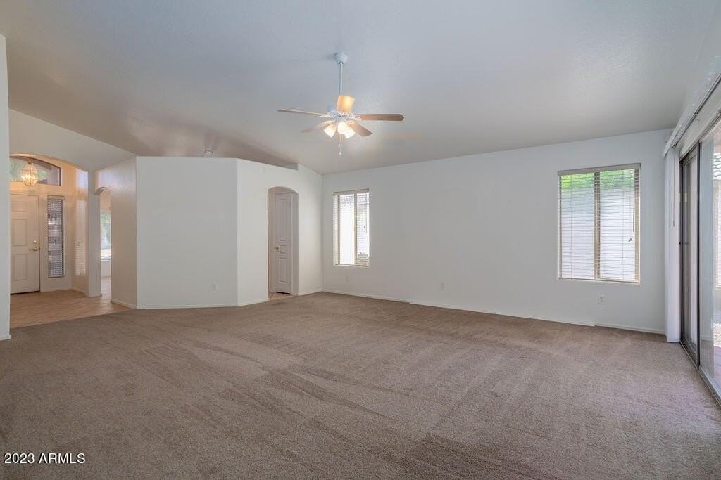 1452 W Blue Ridge Way - Photo 2 of 33