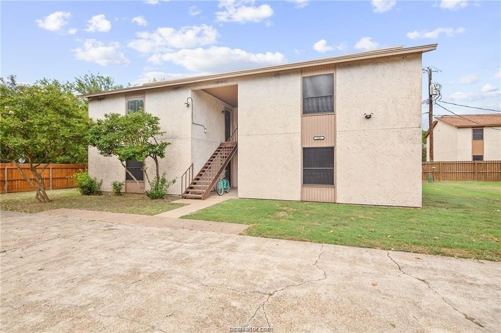 1601 Brentwood Dr #A - Photo 2 of 20