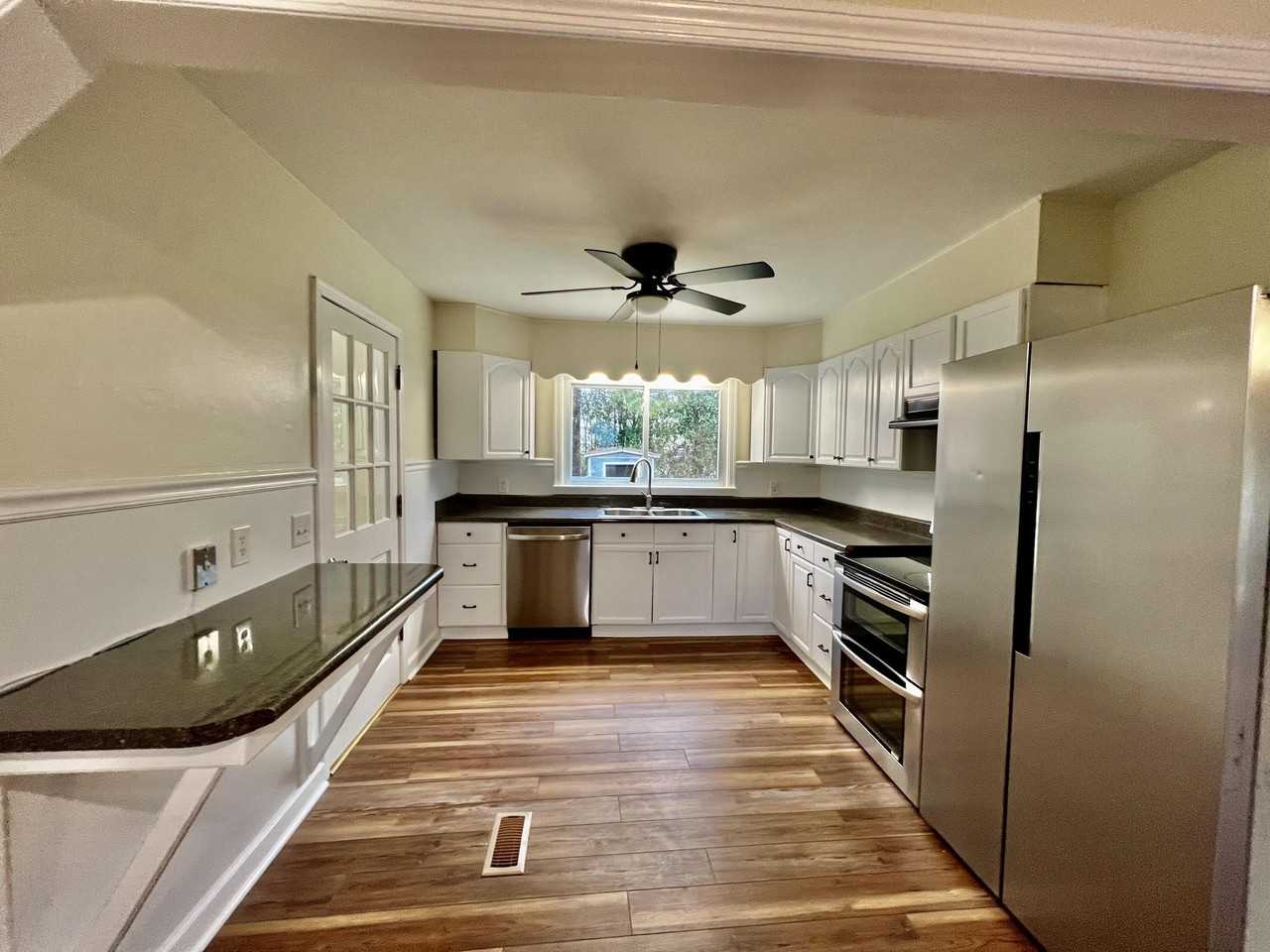 904 Sunny Dell Cir - Photo 4 of 18